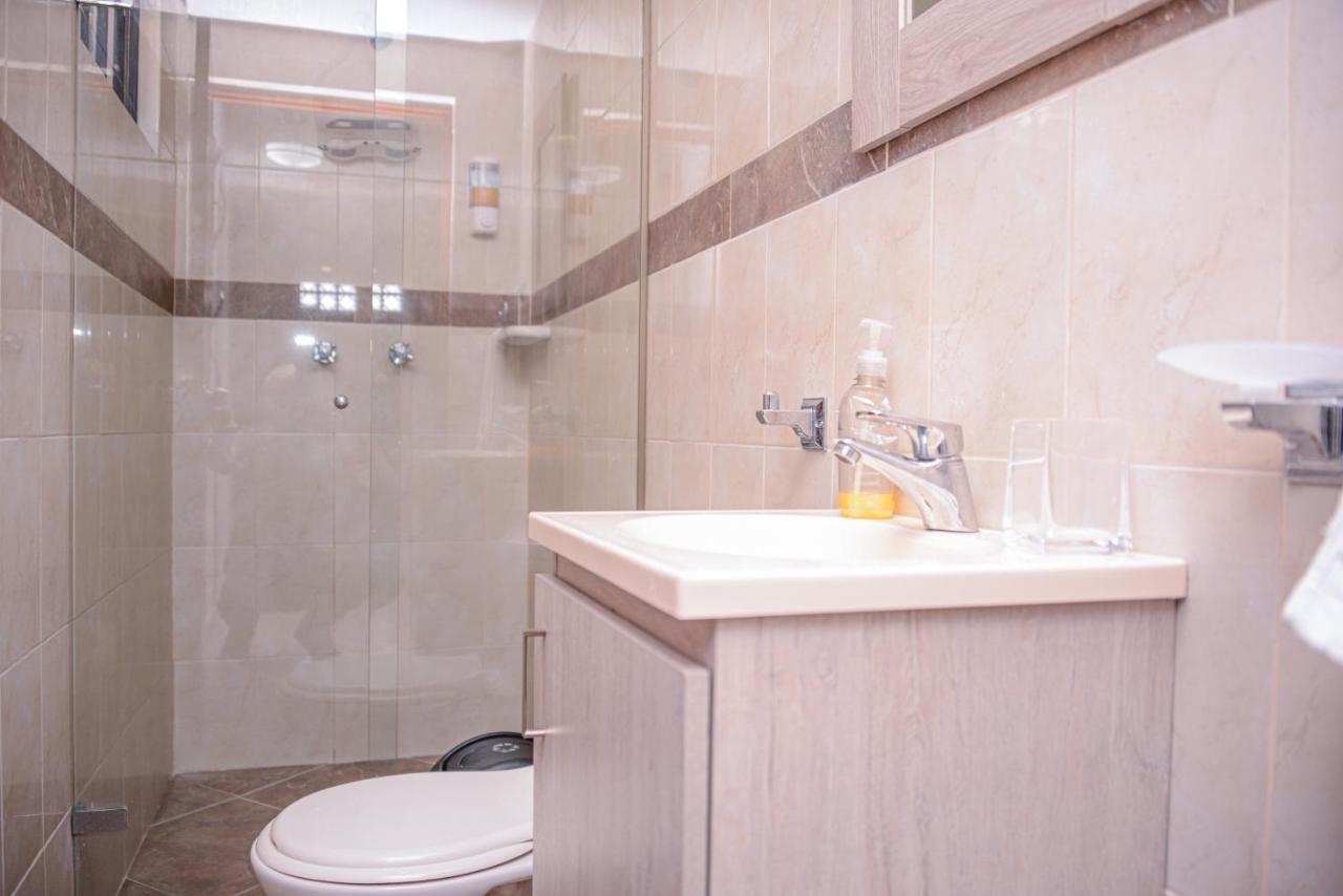 Апартаменты Poblado Brownstone Медельин Экстерьер фото